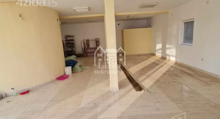 Poslovna zgrada | 4zida