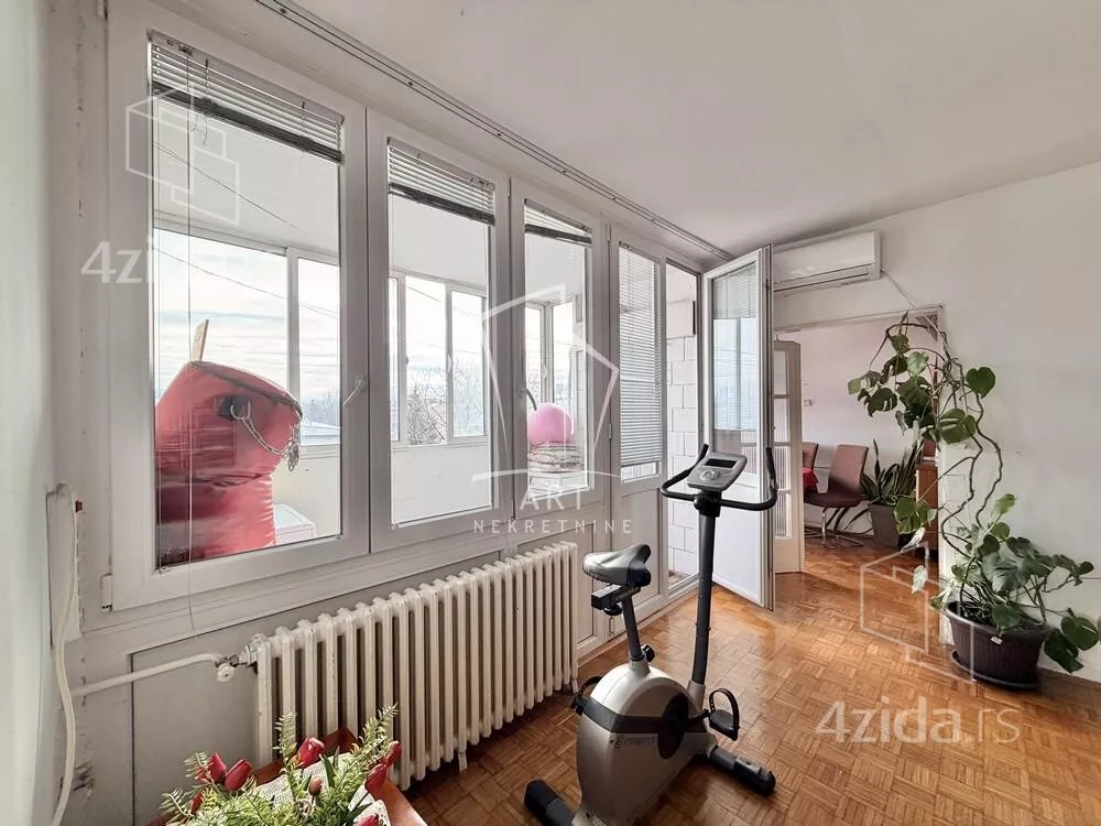 Dvoiposoban stan | 4zida