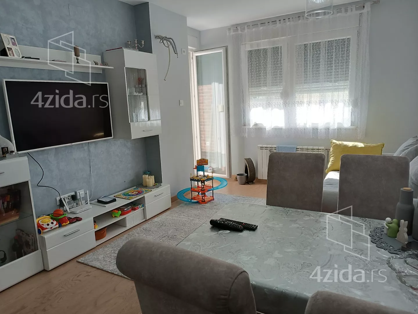 Jednoiposoban stan | 4zida