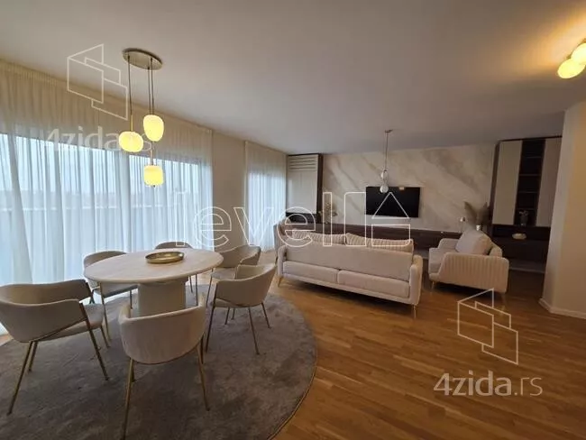 Petosoban stan | 4zida