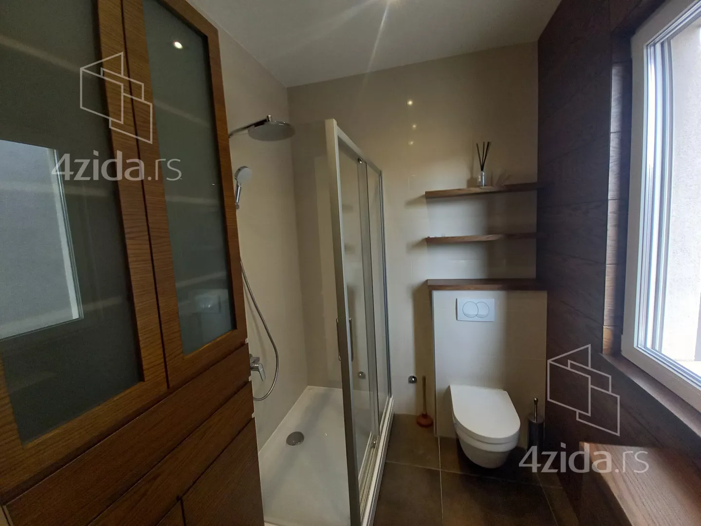 Petosoban stan | 4zida