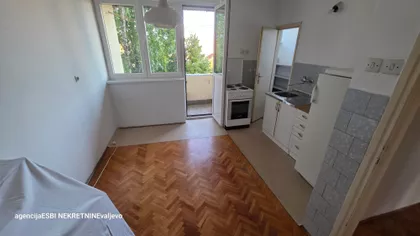 Karađorđeva | 4zida.rs