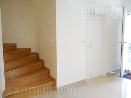 DEDINJE BELI DVOR | 4zida.rs
