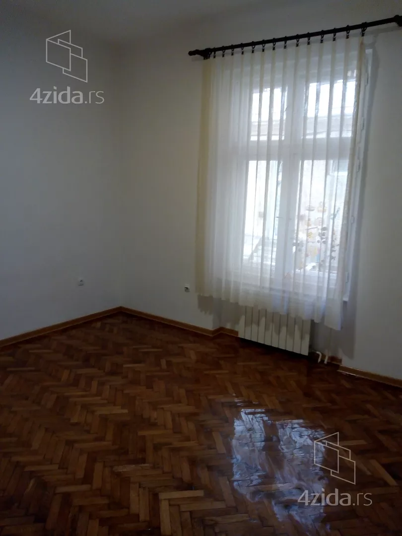 Šestosoban stan | 4zida