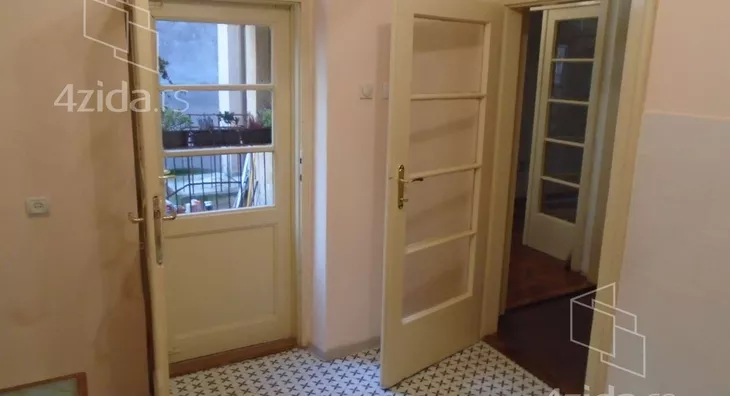 Četvoroiposoban stan | 4zida