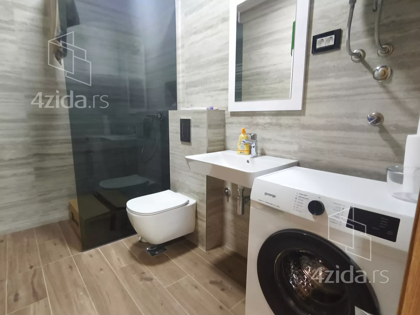 Jednoiposoban stan | 4zida