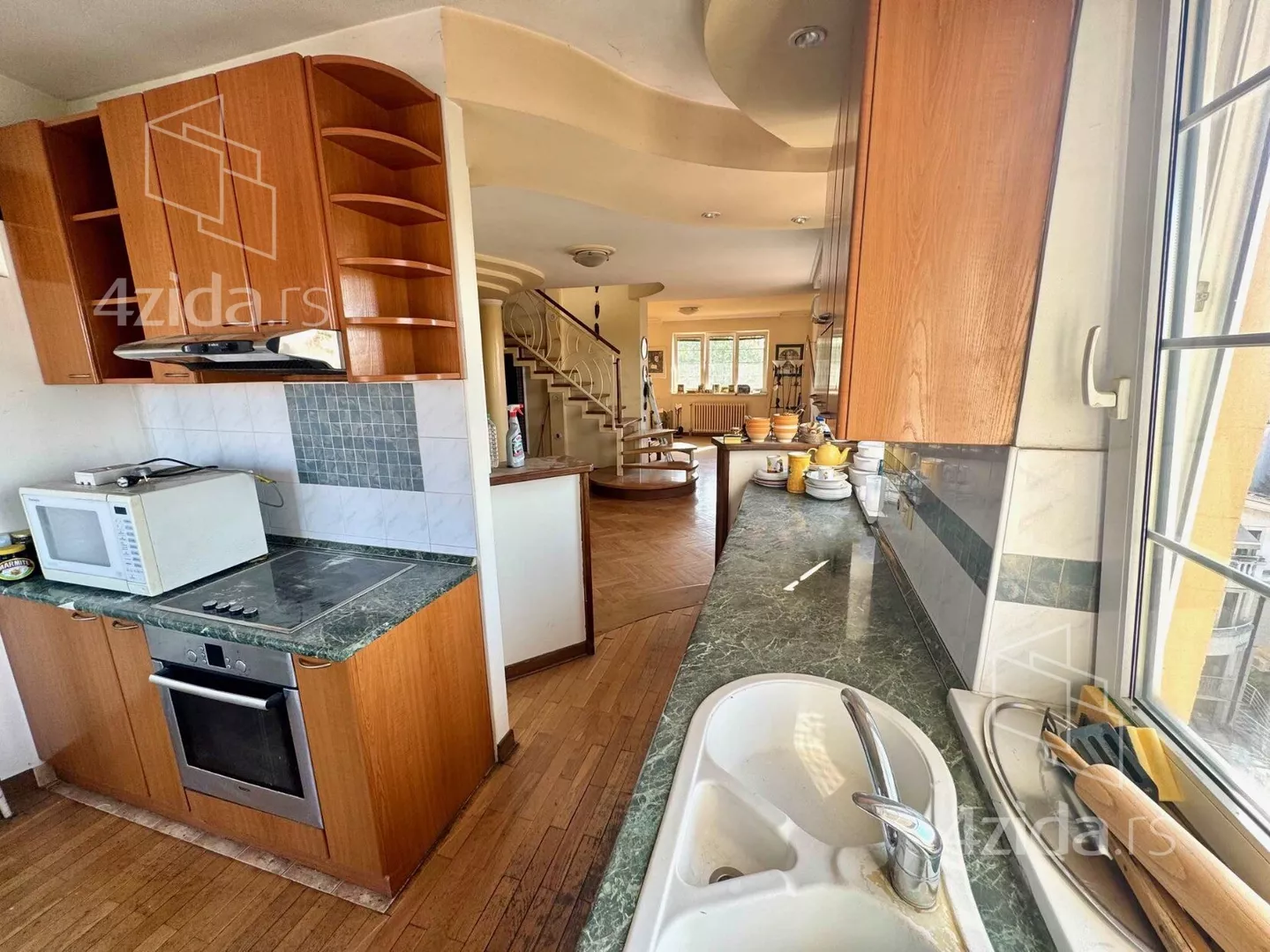 Petosoban stan | 4zida