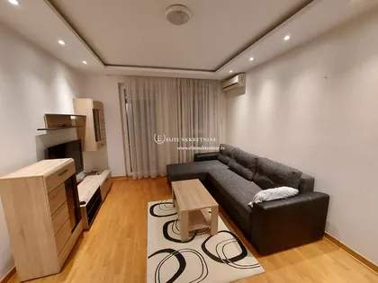 Jurija Gagarina Belvil | 4zida.rs