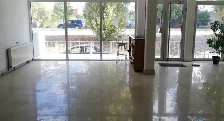 Poslovna zgrada | 4zida