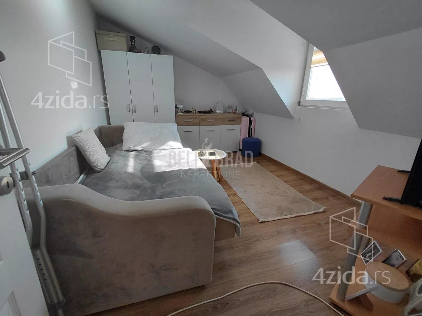 Troiposoban stan | 4zida