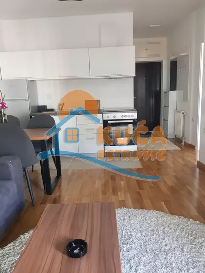 Sestre Baković | 4zida.rs