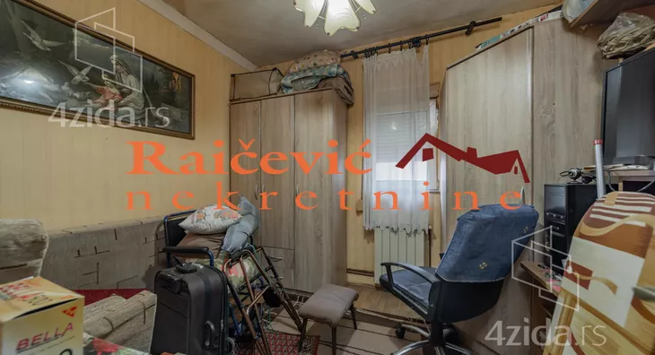 Četvoroiposoban stan | 4zida