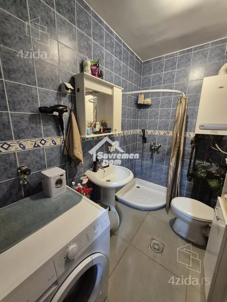 Šestosoban stan | 4zida