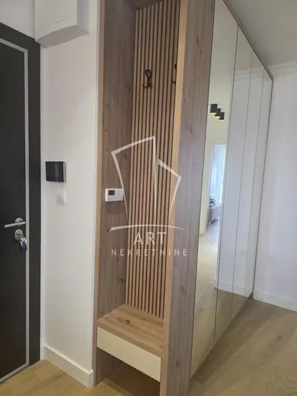 Braće Ribnikar | 4zida.rs