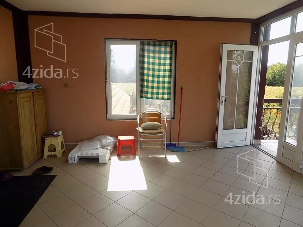 Poslovna zgrada | 4zida