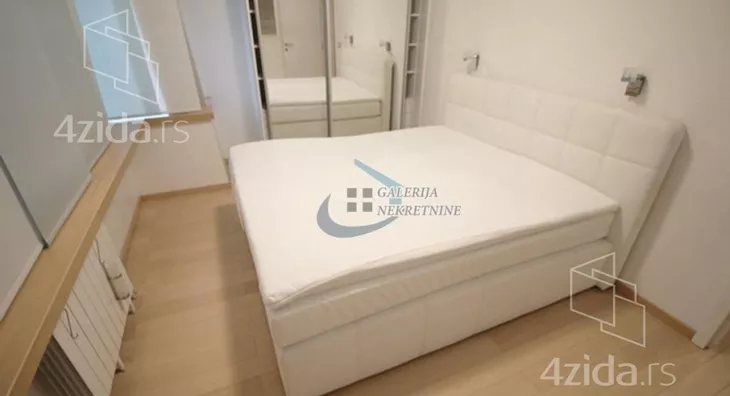 Šestosoban stan | 4zida