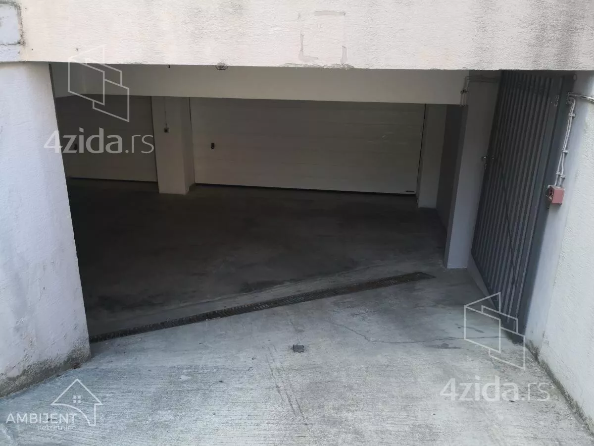 Garaža/Parking | 4zida