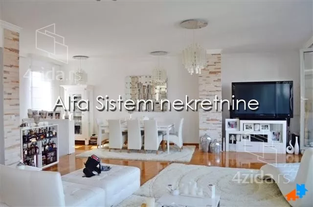 Petosoban stan | 4zida