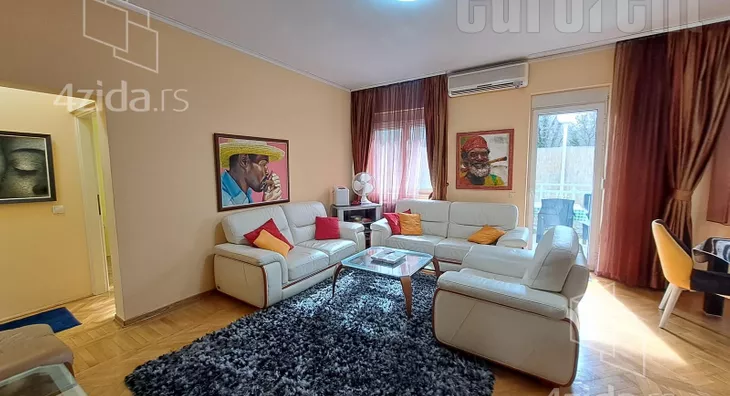 Četvoroiposoban stan | 4zida