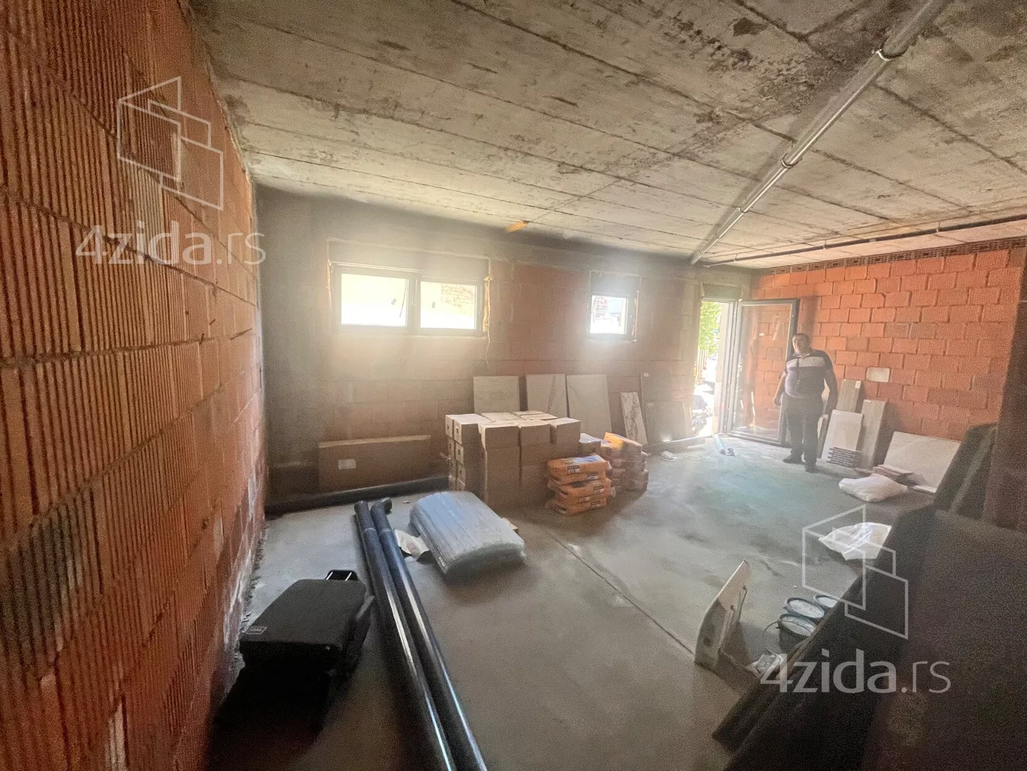 Lokal | 4zida