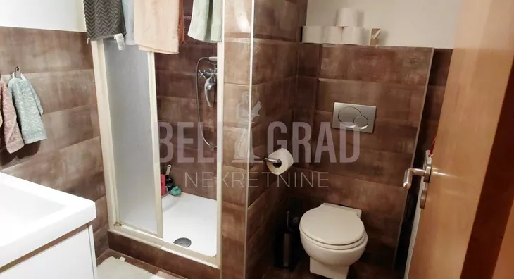 Četvoroiposoban stan | 4zida