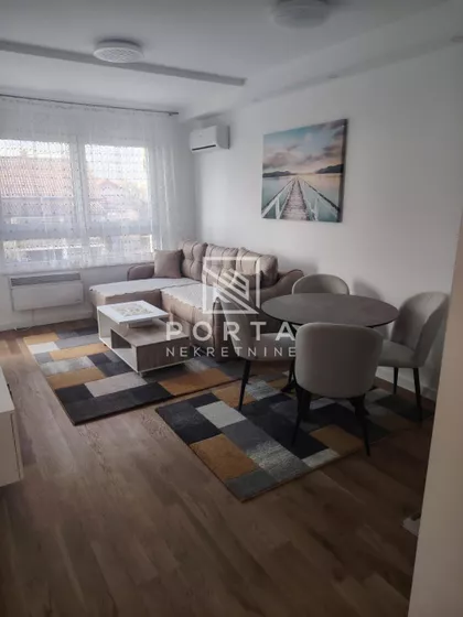 Vojvođanska | 4zida.rs