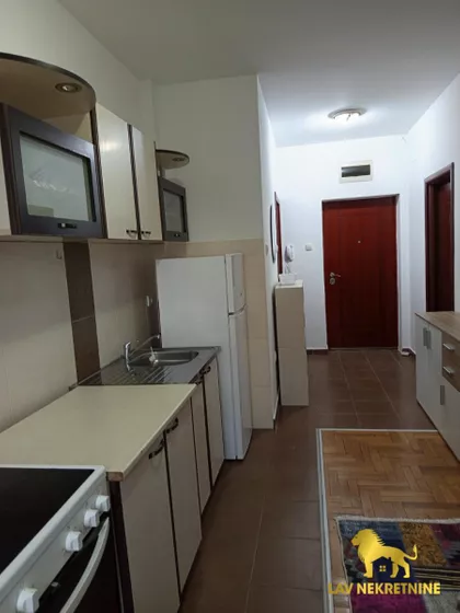 BRAĆE DRONJAK | 4zida.rs