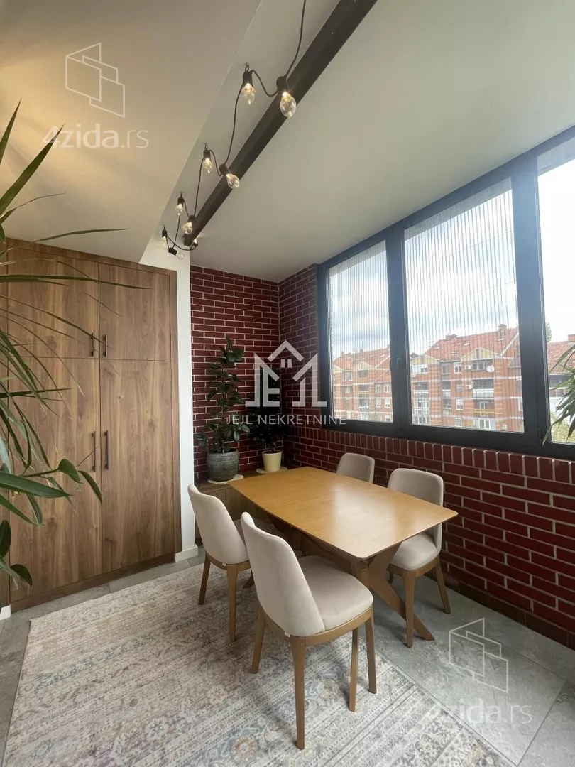 Troiposoban stan | 4zida