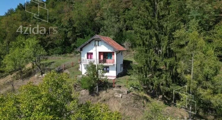 Plac | 4zida
