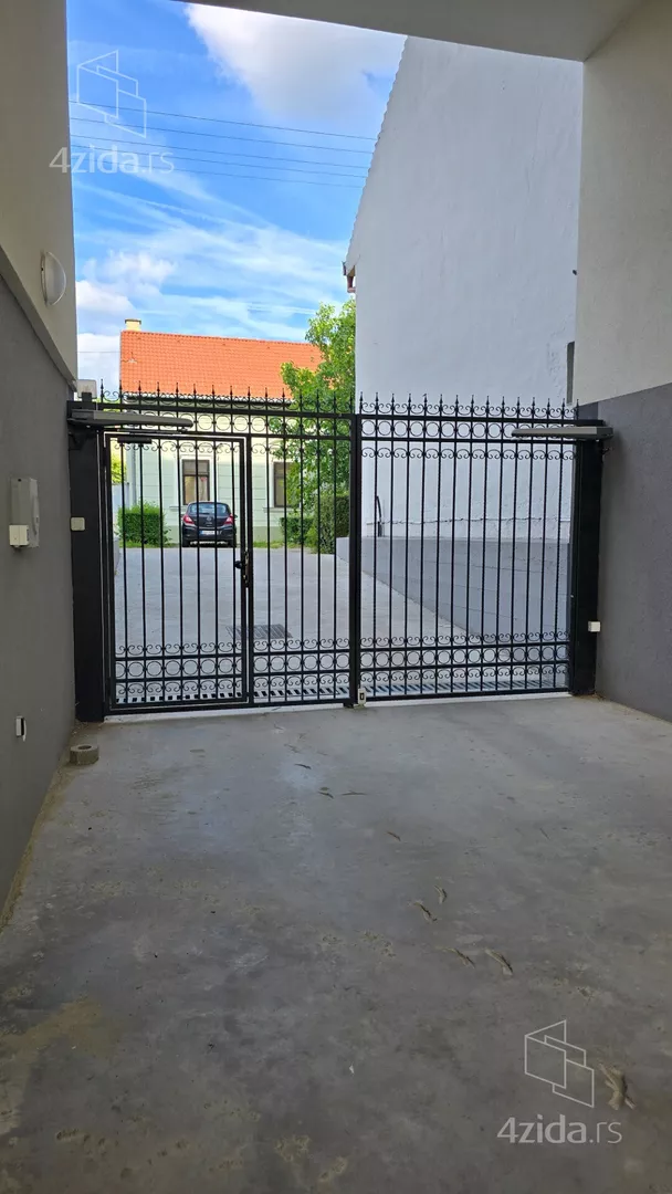 Parking | 4zida