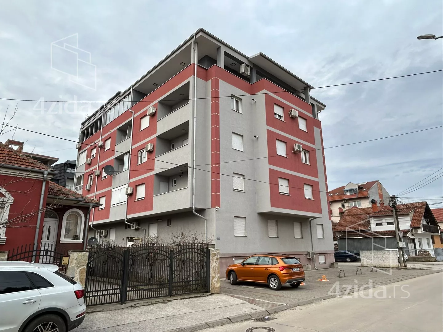 Četvorosoban stan | 4zida