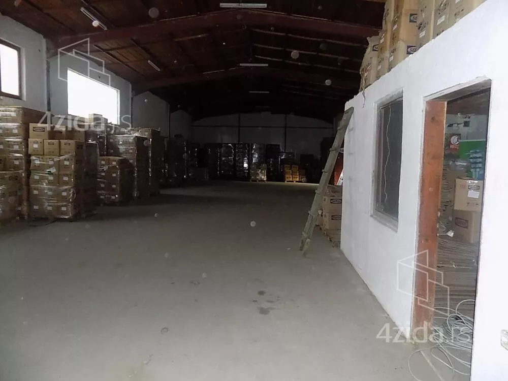 Poslovna zgrada | 4zida