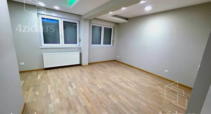 Četvoroiposoban stan | 4zida