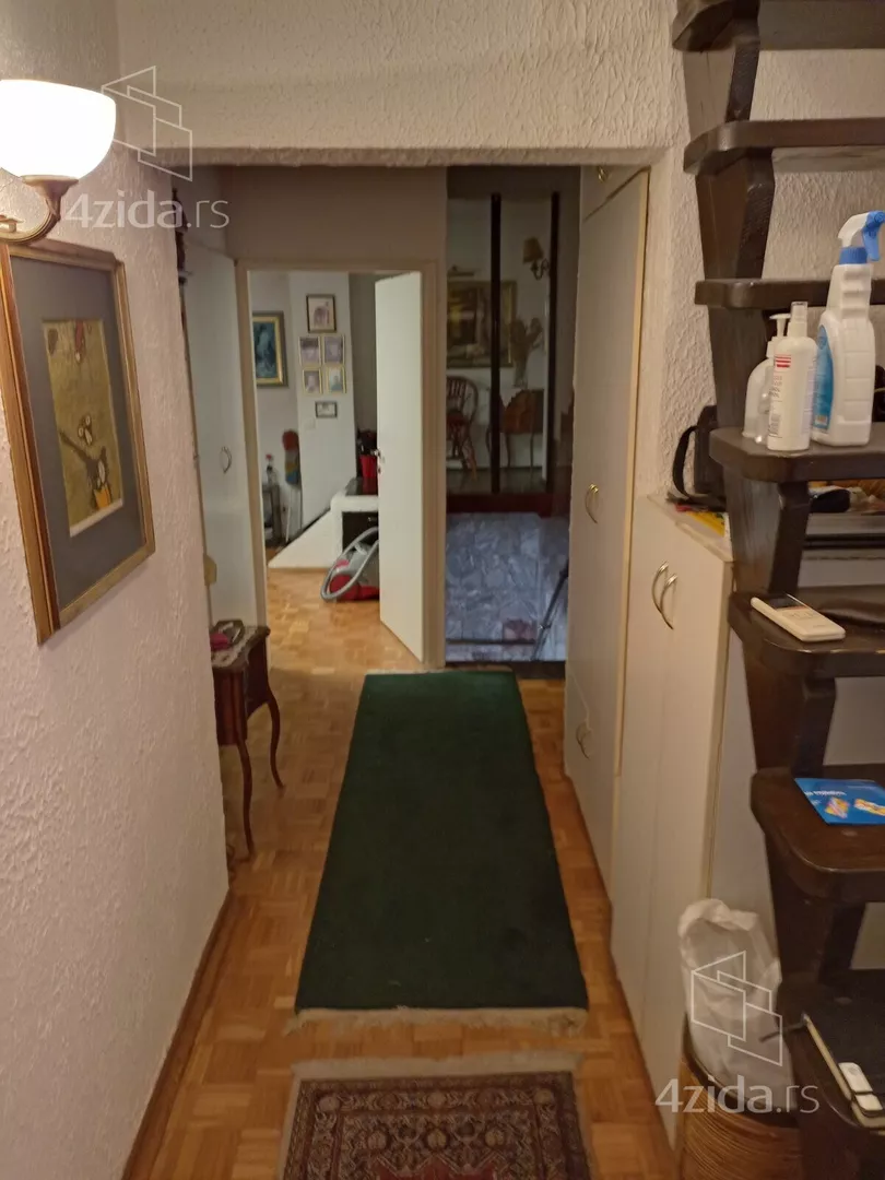 Četvoroiposoban stan | 4zida