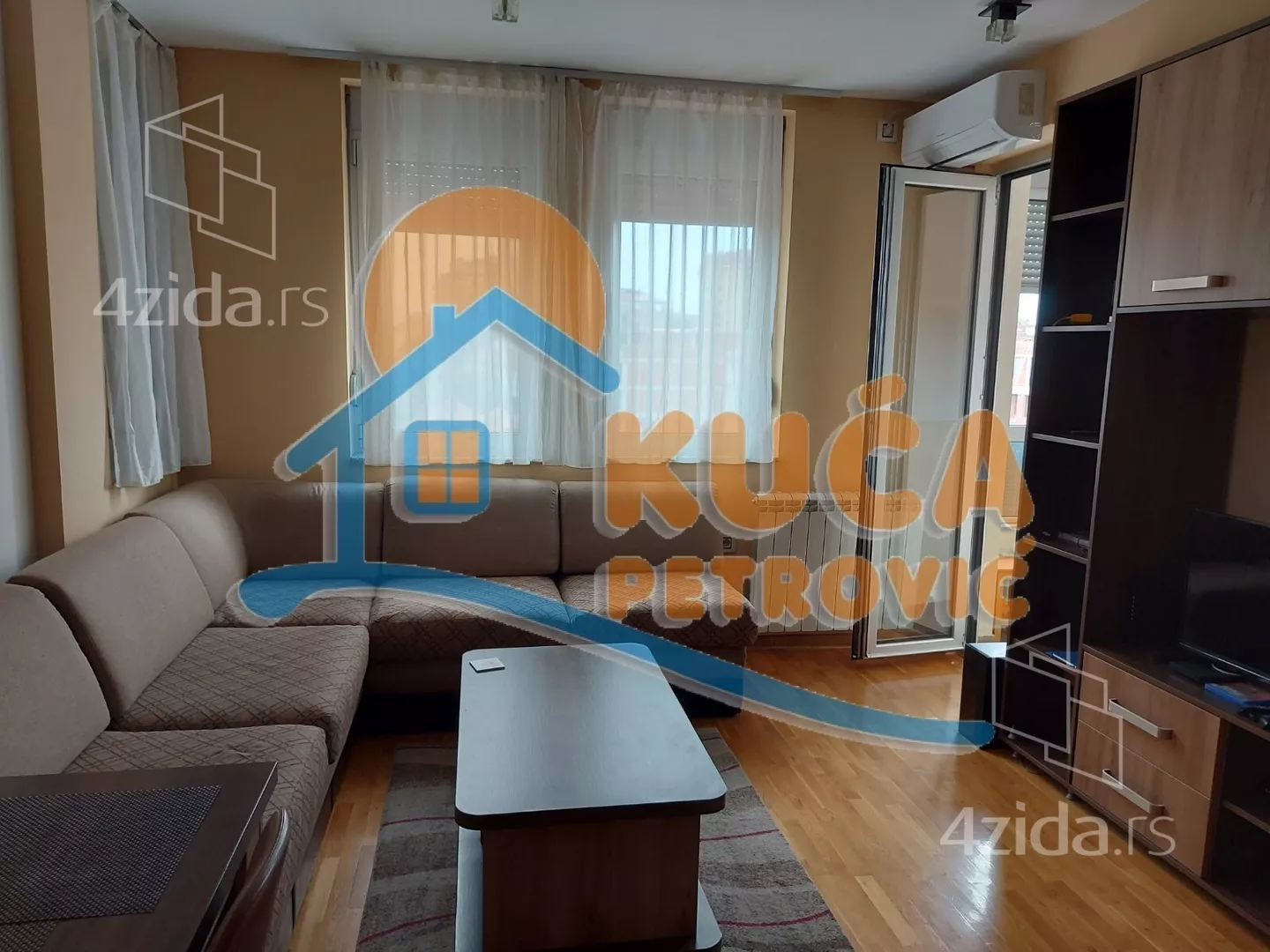 Jednoiposoban stan | 4zida