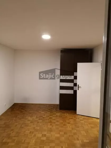 Prvomajska | 4zida.rs