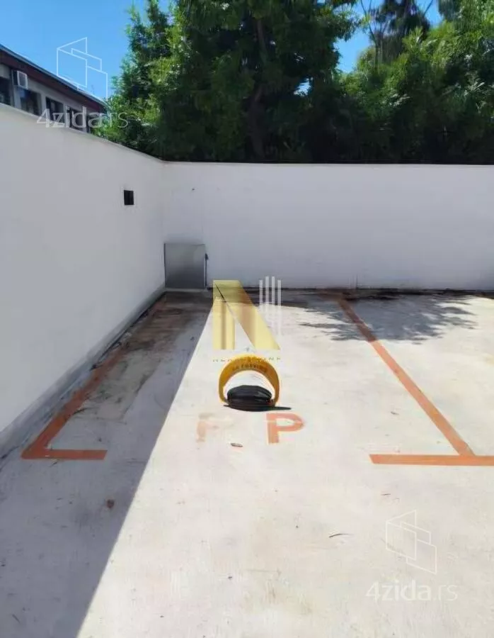 Parking | 4zida