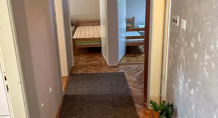 Četvoroiposoban stan | 4zida
