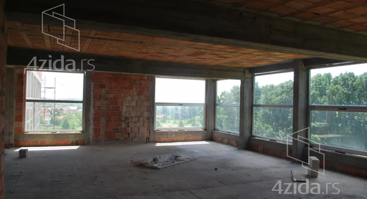 Poslovna zgrada | 4zida