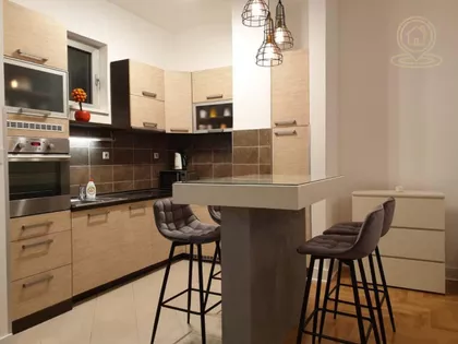 Crveni Krst Vračar | 4zida.rs