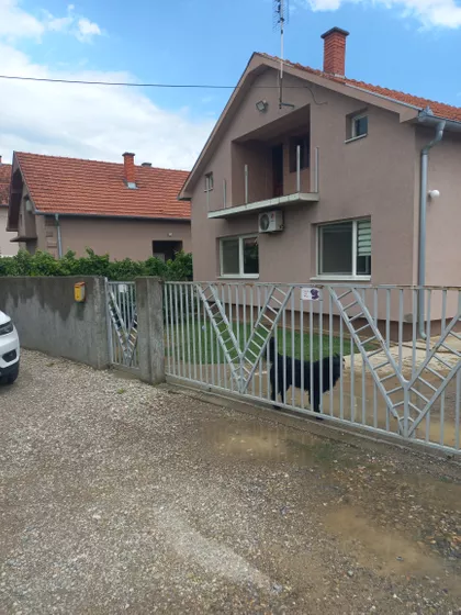 Branka Radičevića 10 | 4zida.rs