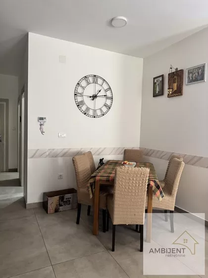 Stari Banovci | 4zida.rs
