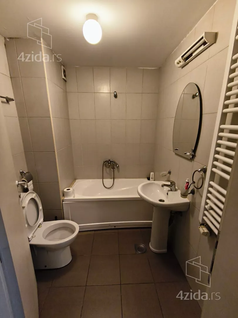 Troiposoban stan | 4zida