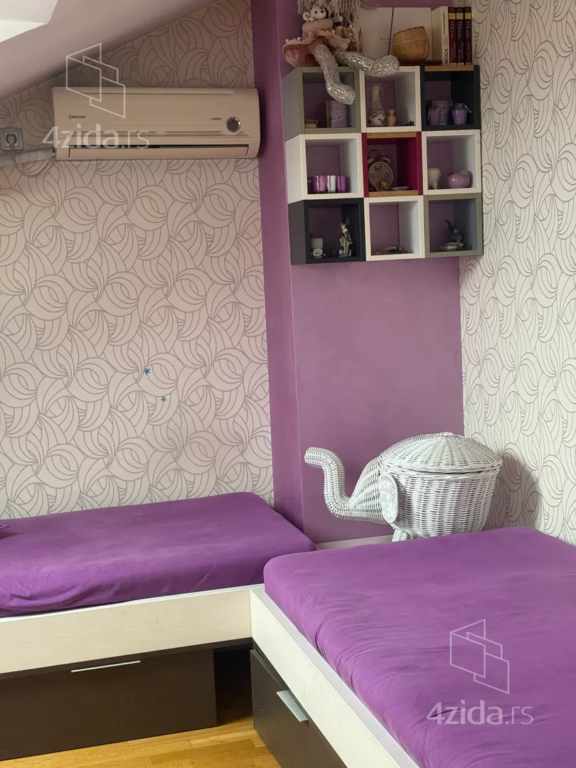 Četvoroiposoban stan | 4zida