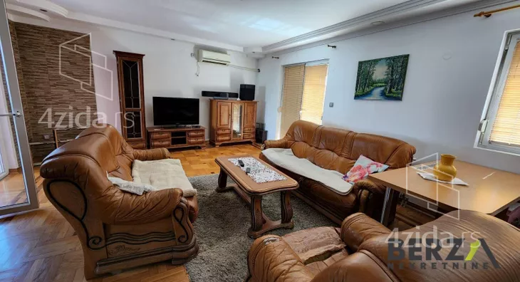 Šestosoban stan | 4zida