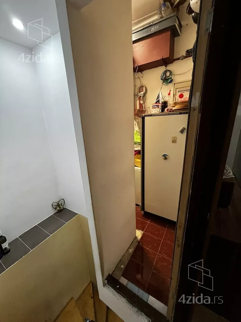 Šestosoban stan | 4zida