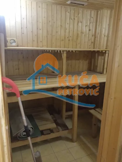Učitelj Tasina | 4zida.rs
