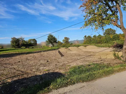 Jarčujak | 4zida.rs