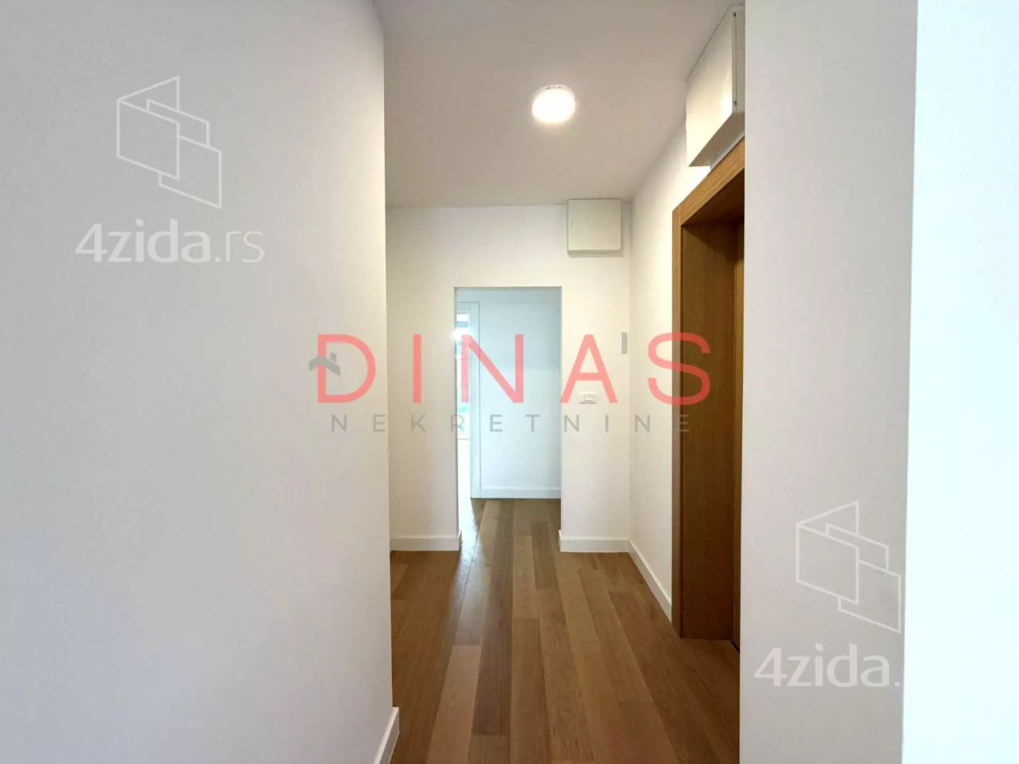 Petosoban stan | 4zida