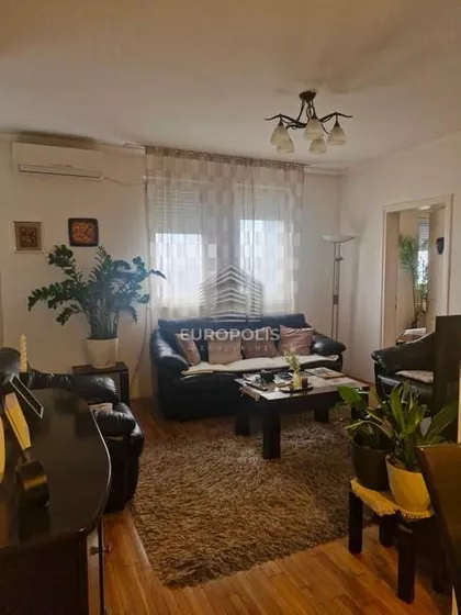 Ustanička | 4zida.rs